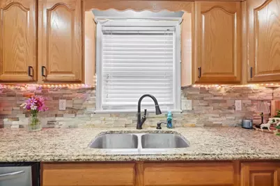 605 Dearbaugh Avenue, Wapakoneta, OH 45895 - Photo 12