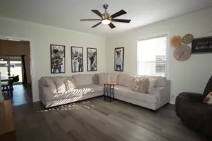 210 E Mechanic St, Wapakoneta, OH 45895 - Photo 10