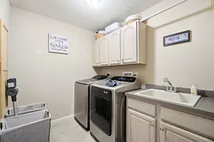 1665 Haley Dr, Dayton, OH 45458 - Photo 34
