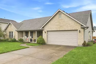 2504 Worthington Dr, Troy, OH 45373 - Photo 2