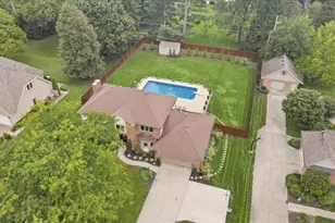 2091 Canterbury Ct, Troy, OH 45373 - Photo 2
