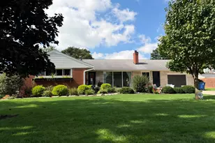 121 N Sturgeon St, Saint Marys, OH 45885 - Photo 2