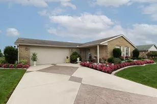 931 Manchester Dr, Greenville, OH 45331 - Photo 2