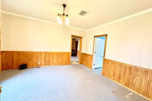 402 E Pearl St, Wapakoneta, OH 45895 - Photo 8