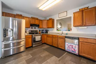 8030 Chipgate Ct, Huber Heights, OH 45424 - Photo 6