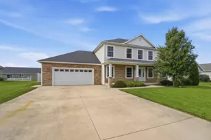 1715 Wildwood Ct, Wapakoneta, OH 45895 - Photo 2