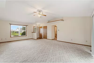 923 Sunrise Drive, Wapakoneta, OH 45895 - Photo 8