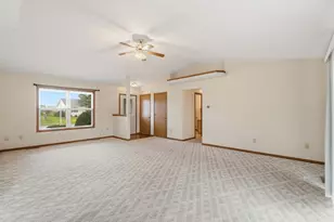 923 Sunrise Dr, Wapakoneta, OH 45895 - Photo 8