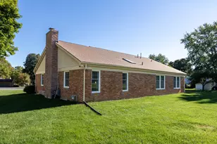 650 Oakwood Ct, Troy, OH 45373 - Photo 2