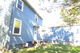 2834 N Limestone St, Springfield, OH 45503 - Photo 2