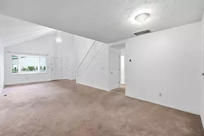 1514 E Ridgeview Circle, Springfield, OH 45504 - Photo 14