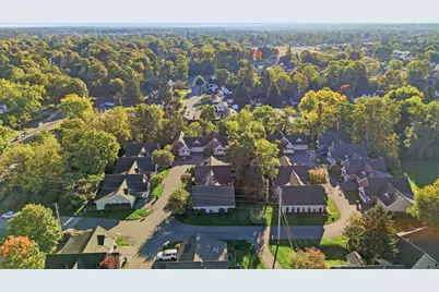 1514 E Ridgeview Circle, Springfield, OH 45504 - Photo 4