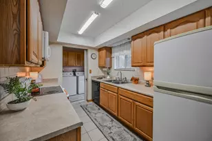 5560 S Pitchin Rd, Springfield, OH 45502 - Photo 8