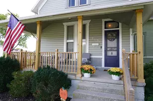 213 E Pearl St, Wapakoneta, OH 45895 - Photo 2