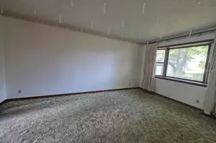 902 Royal Oak Dr, Saint Marys, OH 45885 - Photo 2