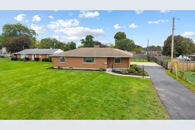 606 W Lake Avenue, New Carlisle, OH 45344 - Photo 4