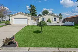 101 S Heather Hill Dr, Bellefontaine, OH 43311 - Photo 1