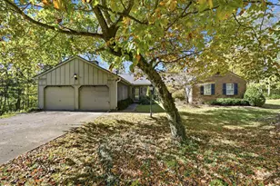 235 Oakridge Dr, Springfield, OH 45504 - Photo 1