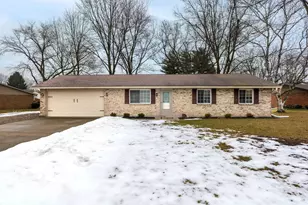 3135 Honeysuckle Dr, Troy, OH 45373 - Photo 1