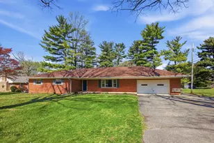 814 Wellington Dr, Springfield, OH 45506 - Photo 1