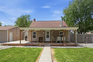 102 Wayne St, Waynesfield, OH 45896 - Photo 1