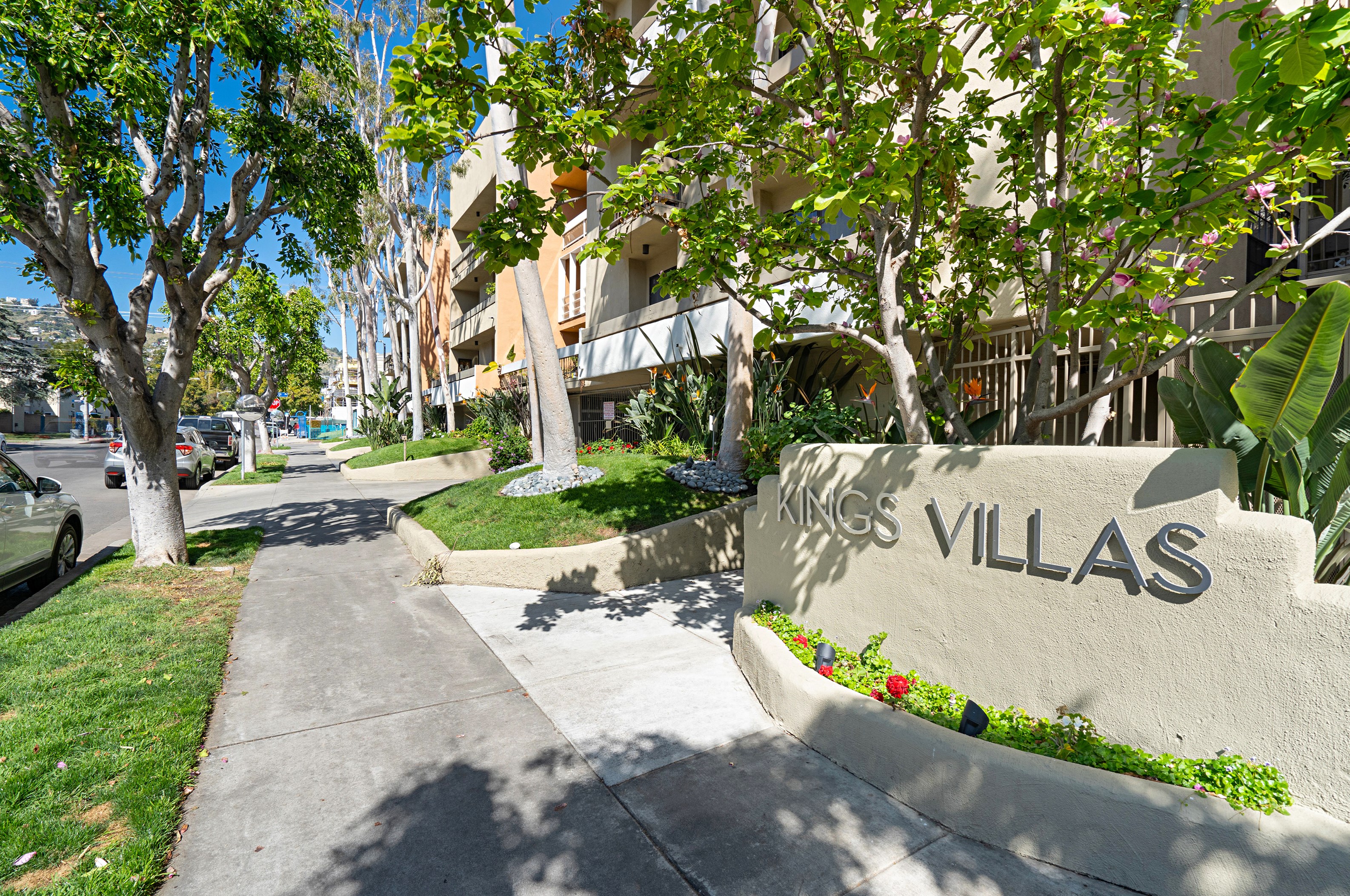 750 Kings Rd, Los Angeles CA 90069-5901 exterior