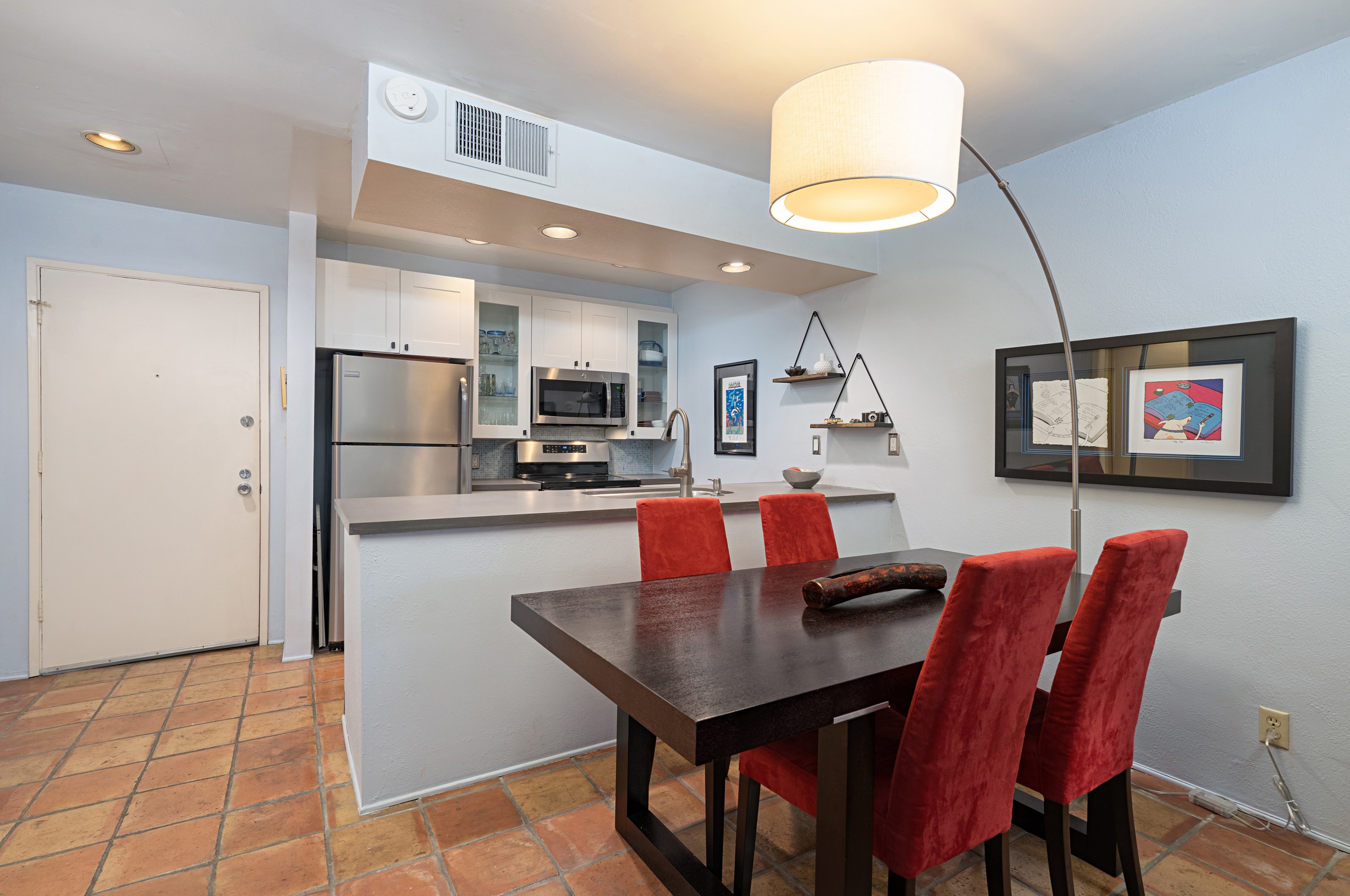 750 Kings Rd, Los Angeles, CA 90069-5901