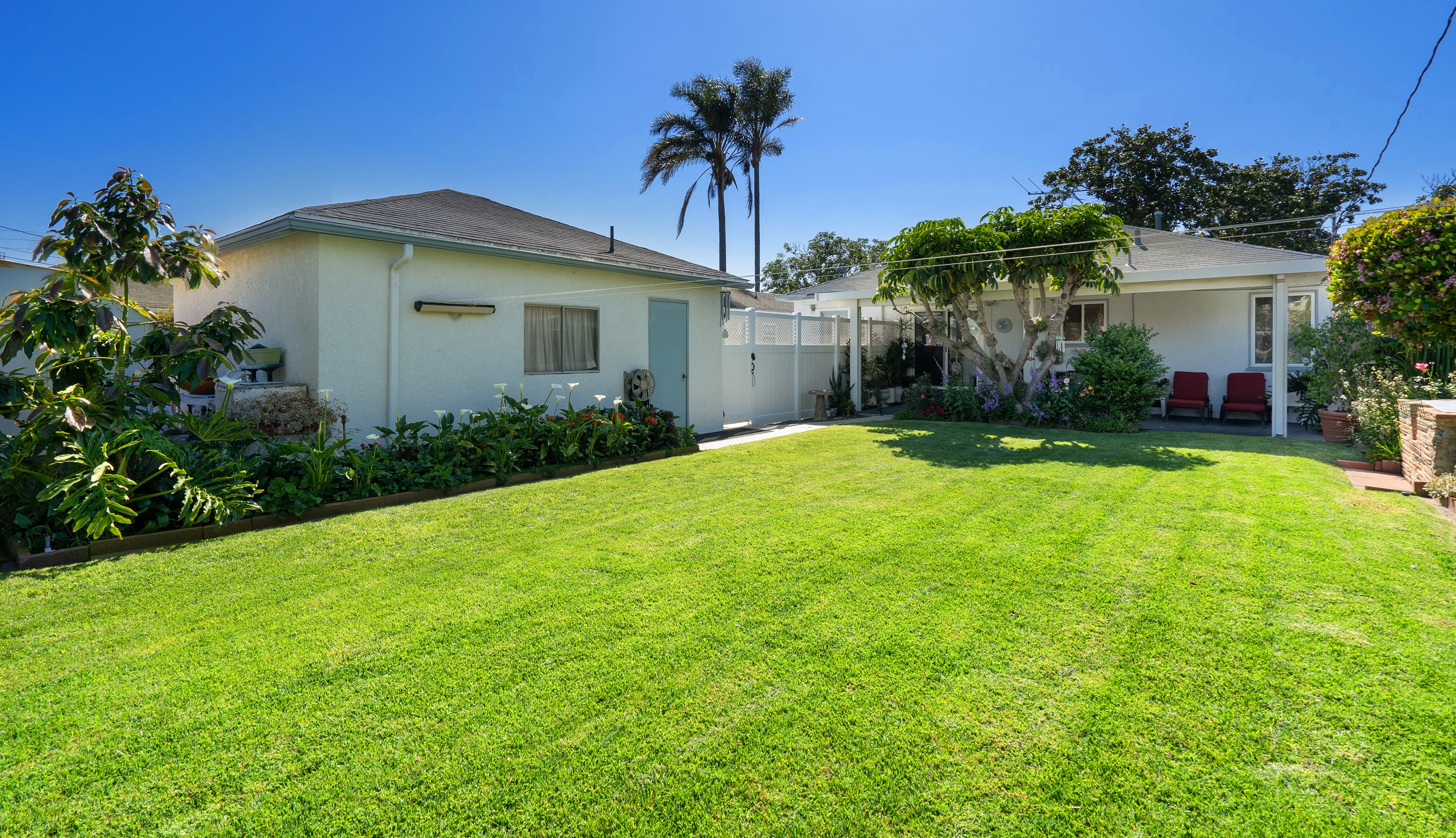 8430 Reading Ave, Los Angeles, CA 90045-4328