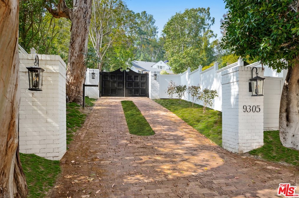 9305 Hazen Dr, Beverly Hills, CA 90210-1828