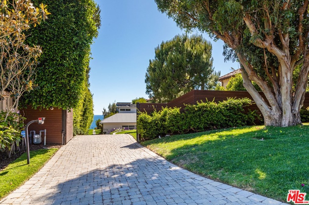 7181 Birdview Ave, Malibu, CA 90265-4108