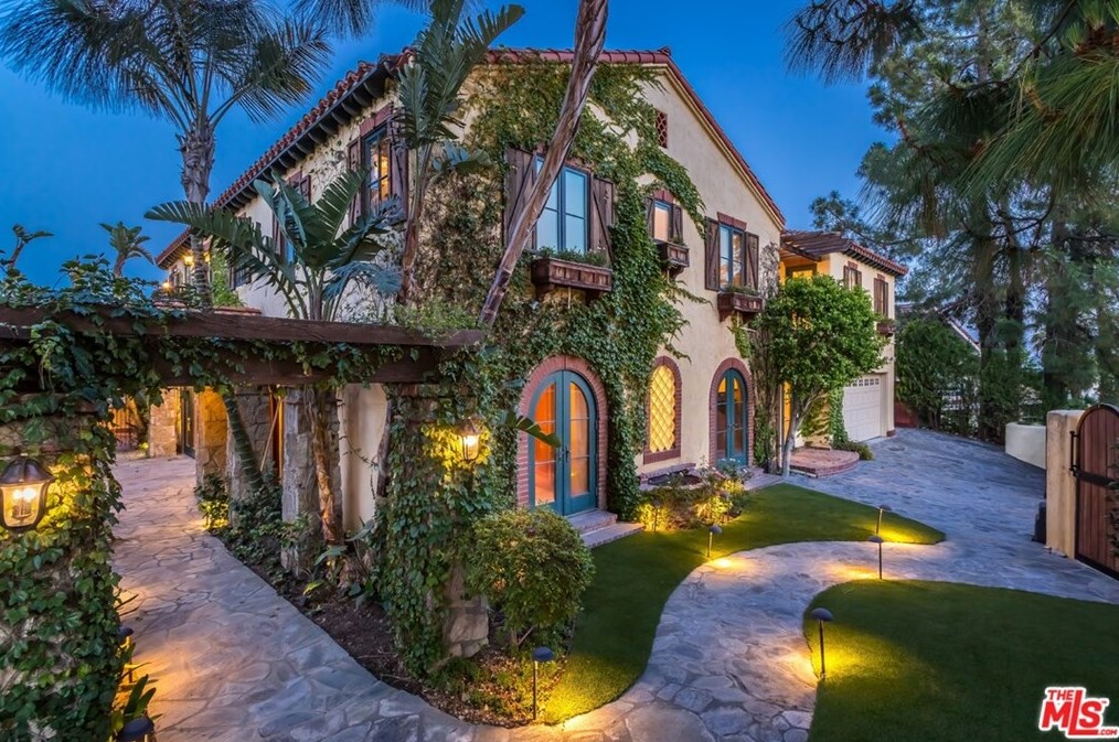 2652 Westridge Rd, Los Angeles, CA 90049-1234