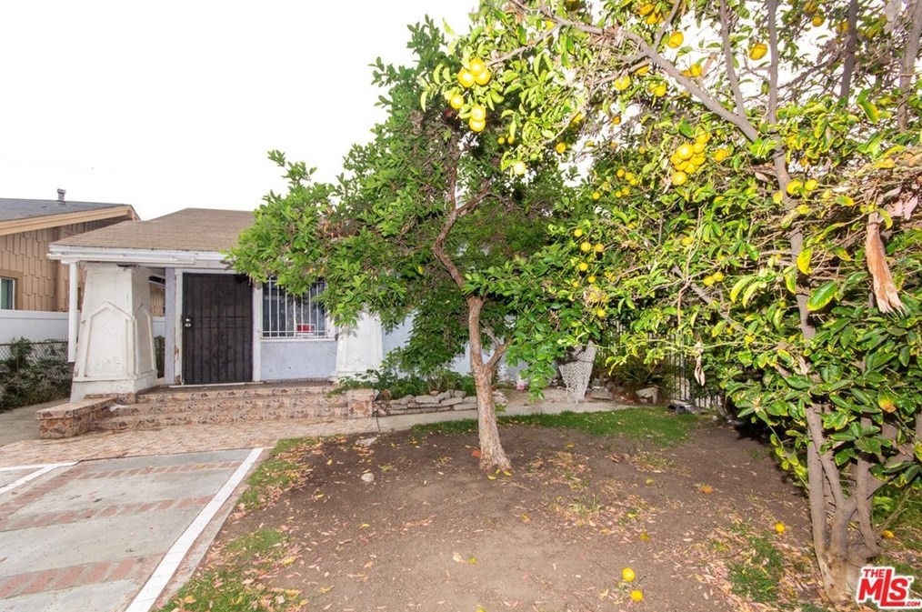 1328 59th St, Los Angeles, CA 90001-1226