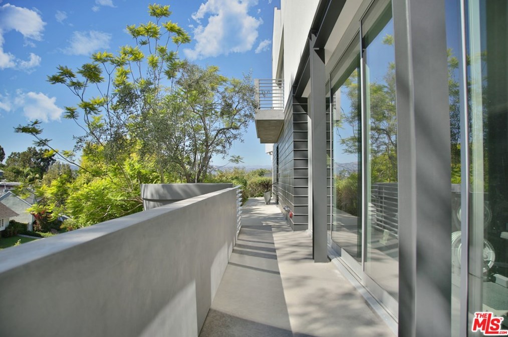 2788 Monte Mar Ter, Los Angeles CA  90064-3437 exterior