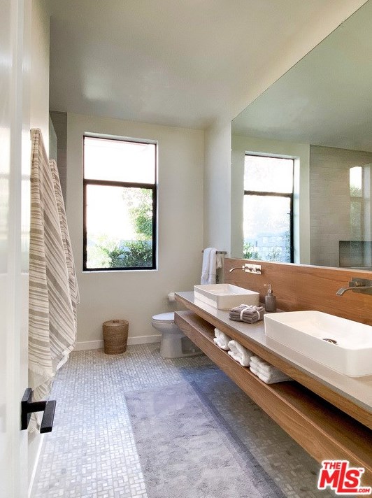 28926 Cliffside Dr, Malibu CA  90265-4211 exterior