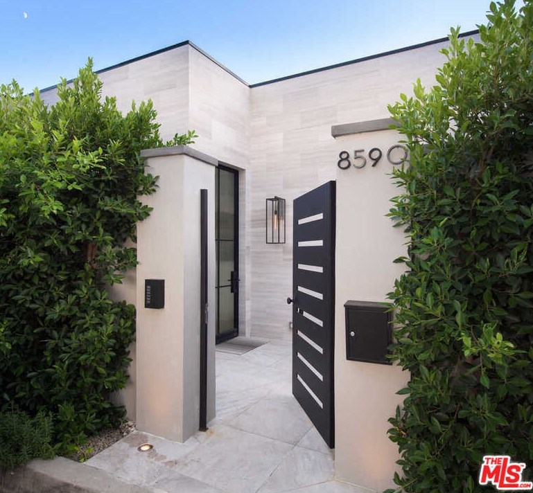 8590 Hollywood Blvd, Los Angeles, CA 90069-1414