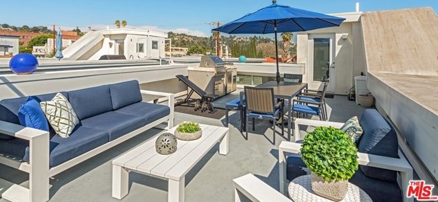 1924 Carmen Ave, Los Angeles CA  90068-4013 exterior