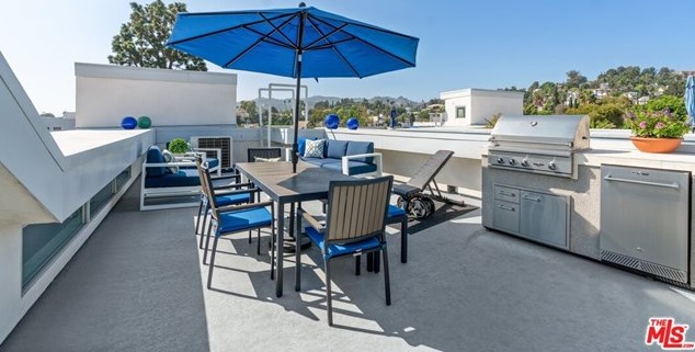 1924 Carmen Ave, Los Angeles CA  90068-4013 exterior