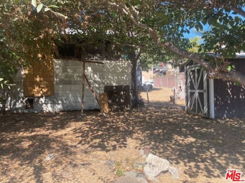 4104 Van Horne Ave, Los Angeles, CA 90032-1132