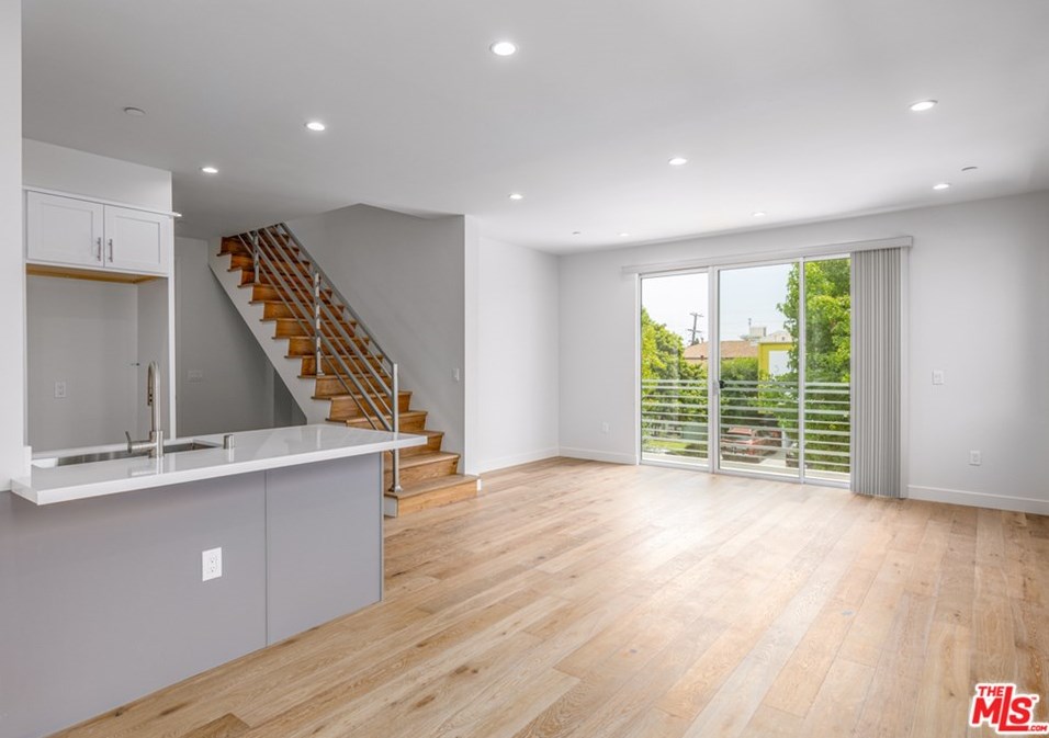 3726 Kelton Ave #201, Los Angeles, CA 90034