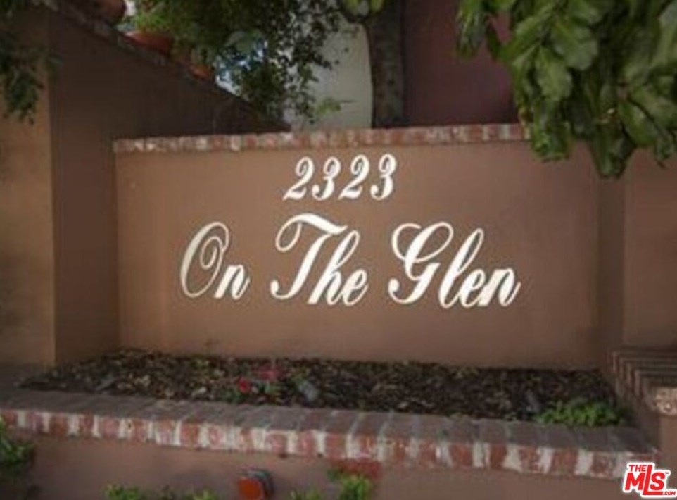 2323 Beverly Glen Blvd, Los Angeles CA  90064-2449 exterior