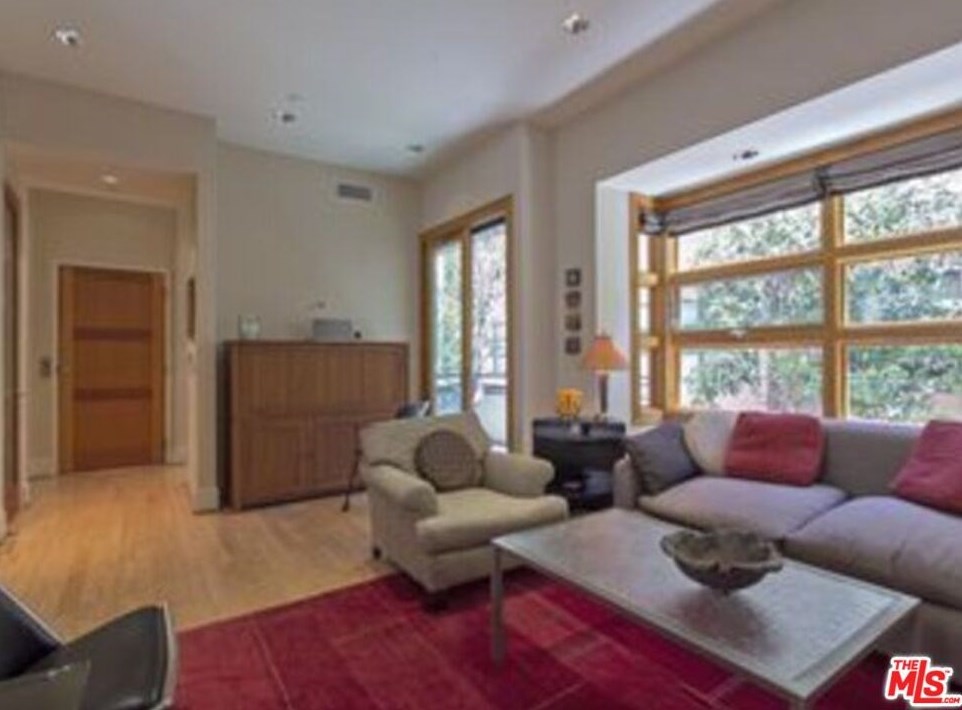2323 Beverly Glen Blvd, Los Angeles, CA 90064-2449
