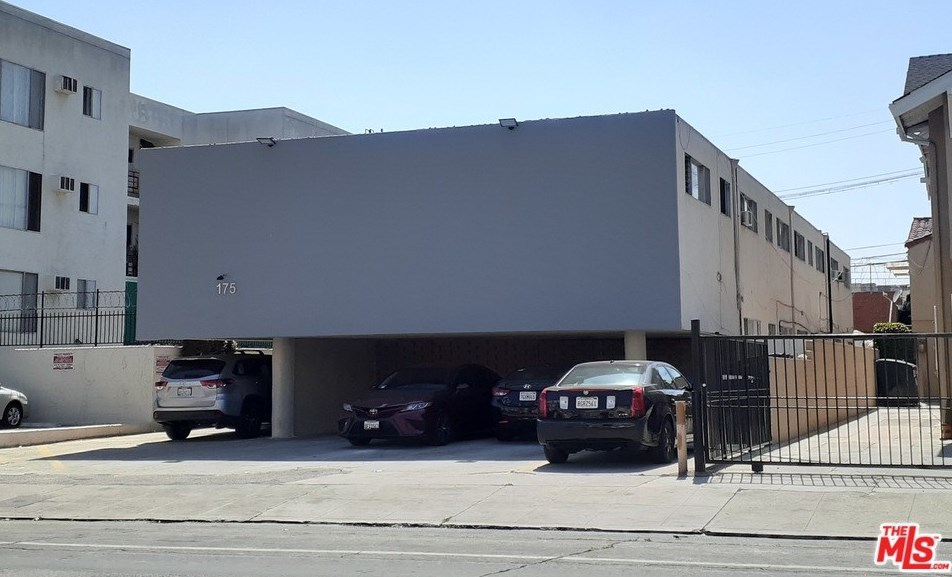 175 Oxford Ave, Los Angeles, CA 90004-5156