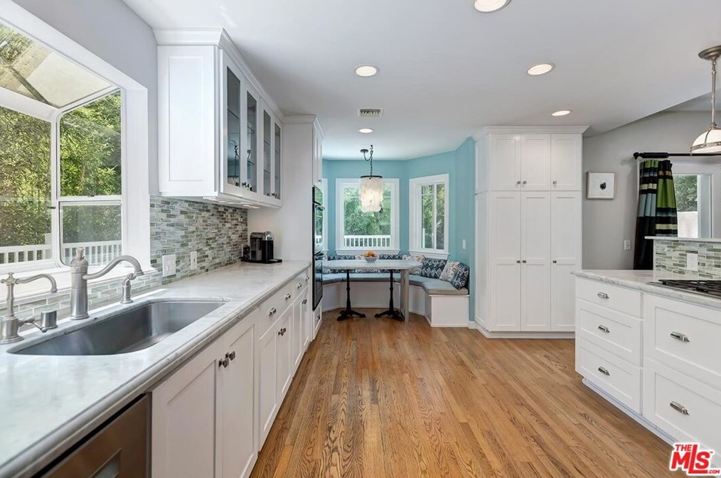 2435 Horse Shoe Canyon Rd, Los Angeles CA  90046-1541 exterior