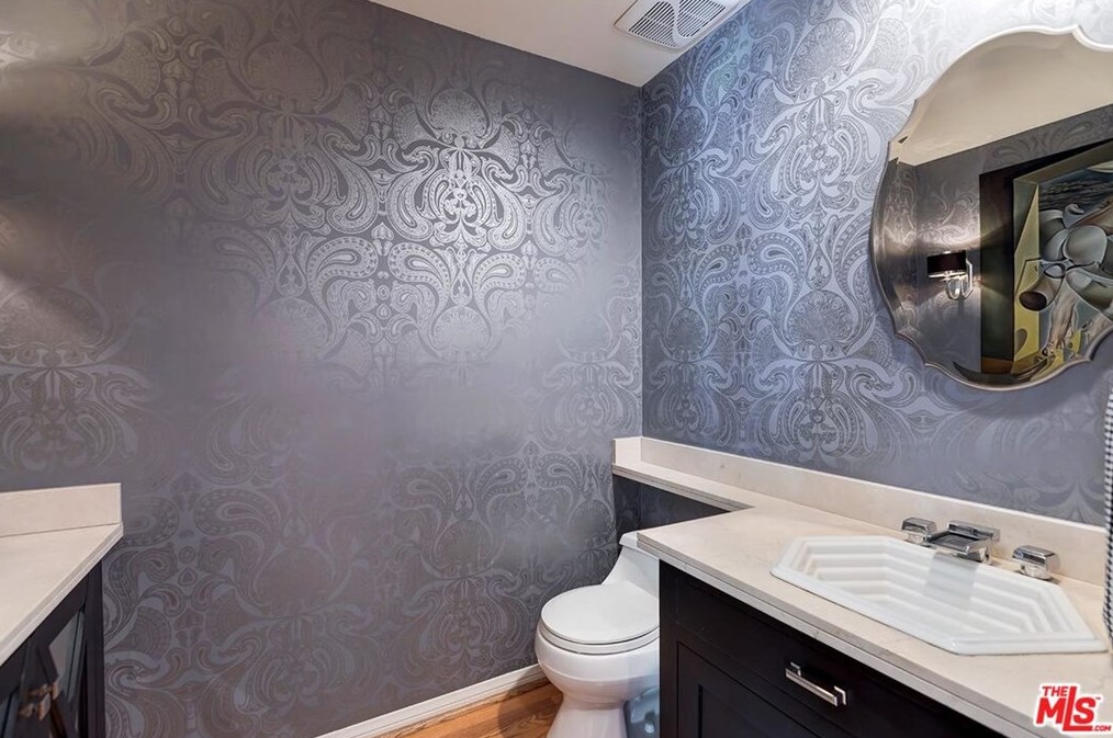 2435 Horse Shoe Canyon Rd, Los Angeles CA  90046-1541 exterior