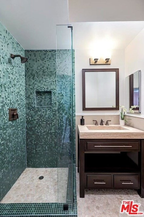 2435 Horse Shoe Canyon Rd, Los Angeles CA  90046-1541 exterior