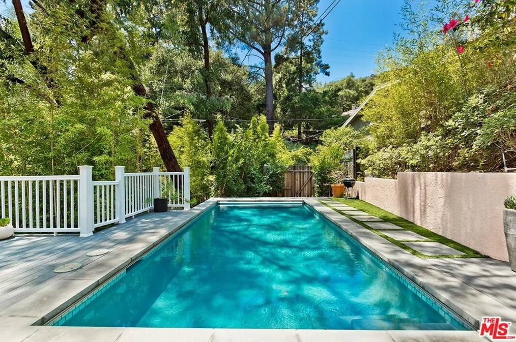 2435 Horse Shoe Canyon Rd, Los Angeles CA  90046-1541 exterior