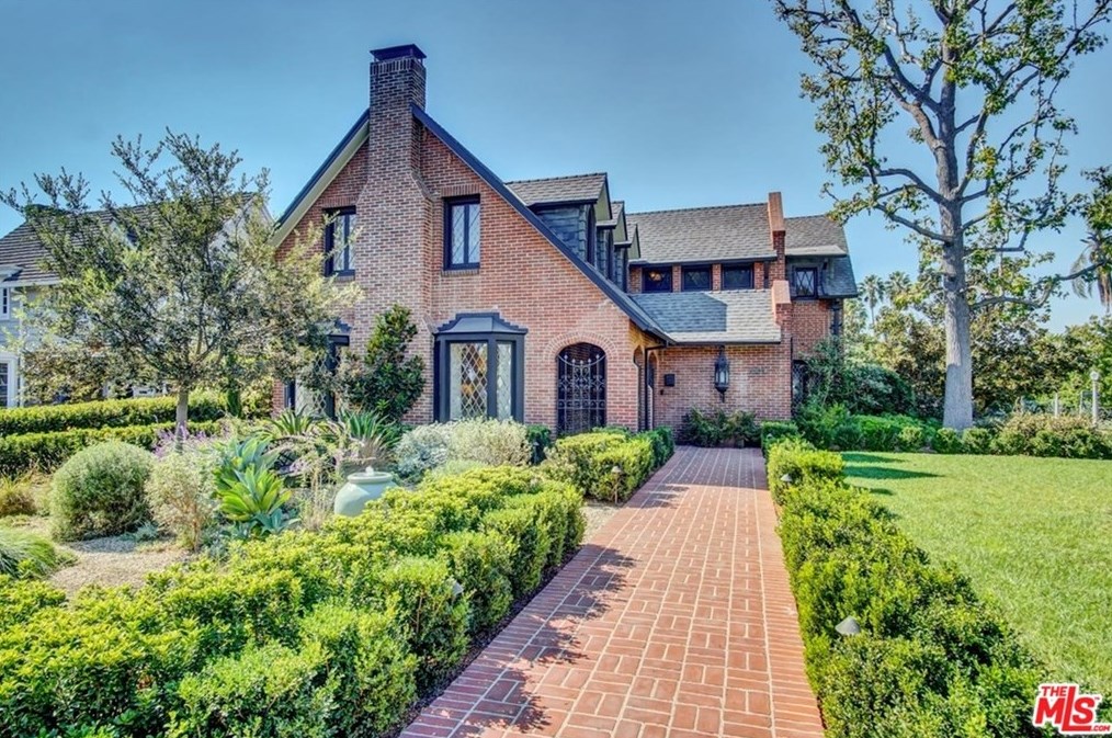 201 Plymouth Blvd, Los Angeles, CA 90004-3833
