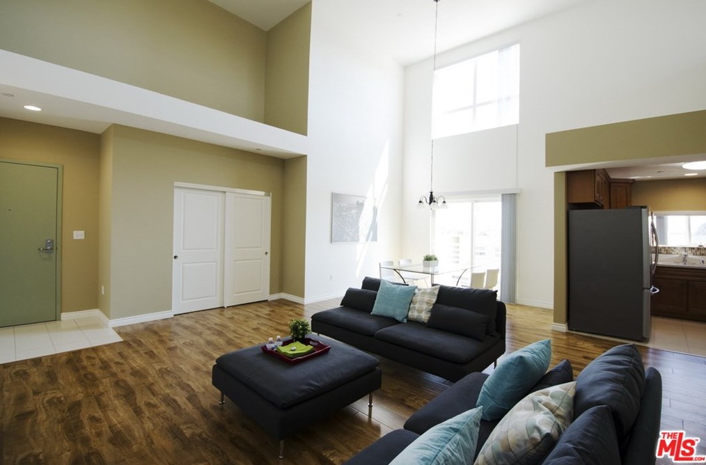 546 N Oxford Ave #304, Los Angeles, CA 90004