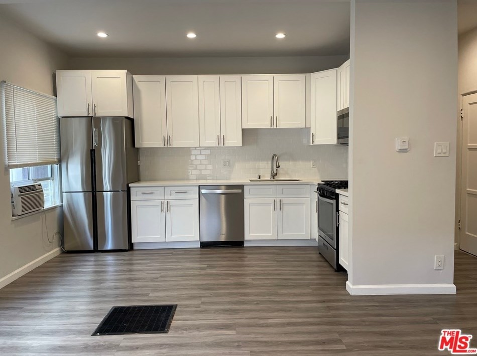 163 N Clark Dr #4, Beverly Hills, CA 90211