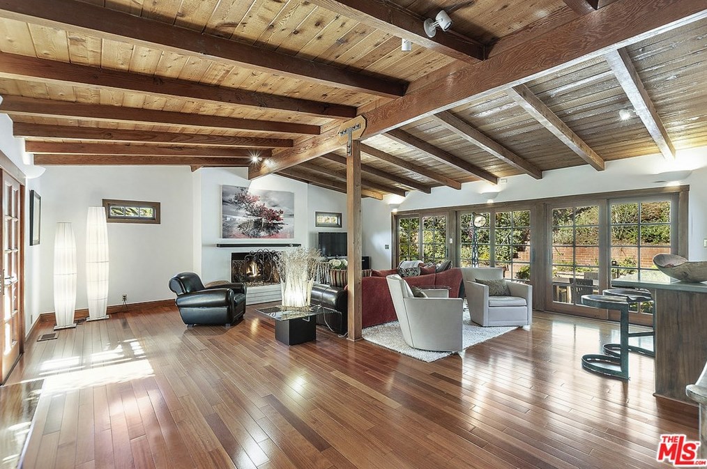 9661 Yoakum Dr, Beverly Hills, CA 90210-1432